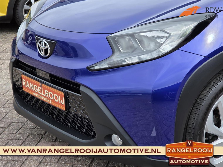 Vehicle Image 21