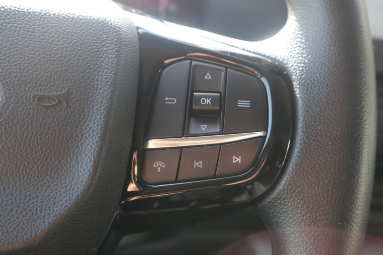 Vehicle Image 27