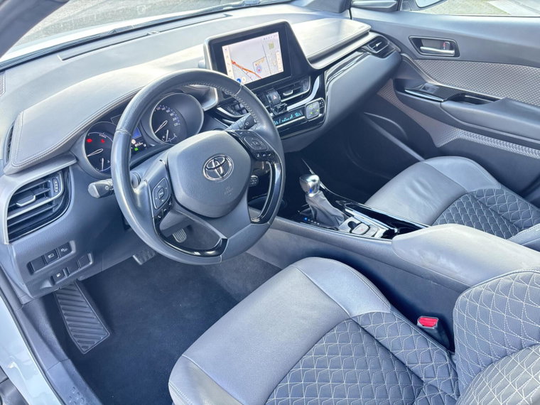 Vehicle Image 10