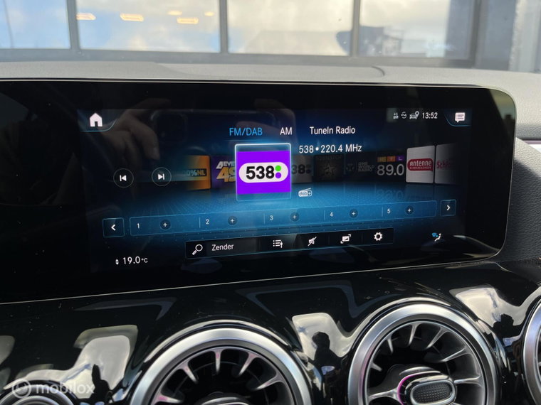 Vehicle Image 37