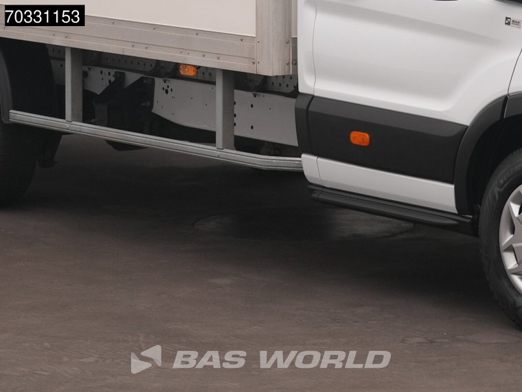 Vehicle Image 36