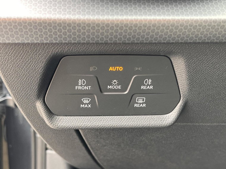 Vehicle Image 38