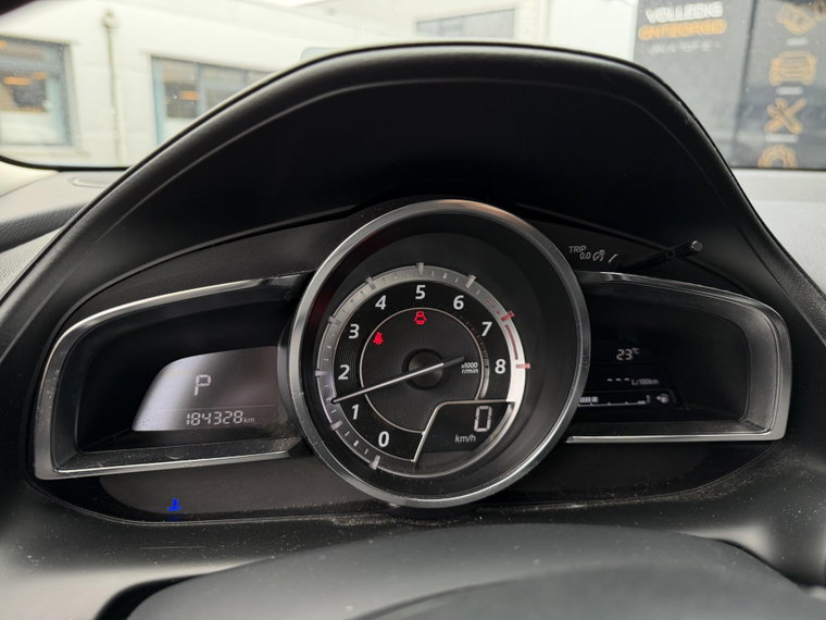 Vehicle Image 23