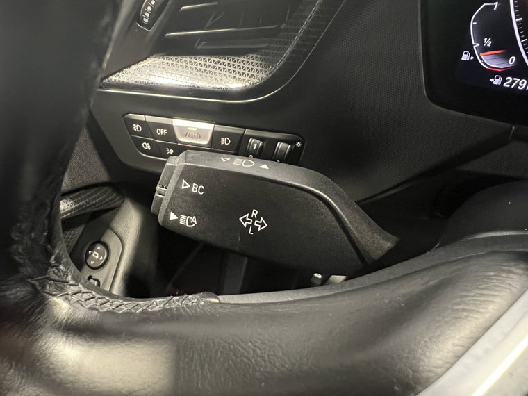 Vehicle Image 28