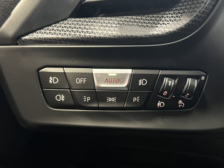 Vehicle Image 29