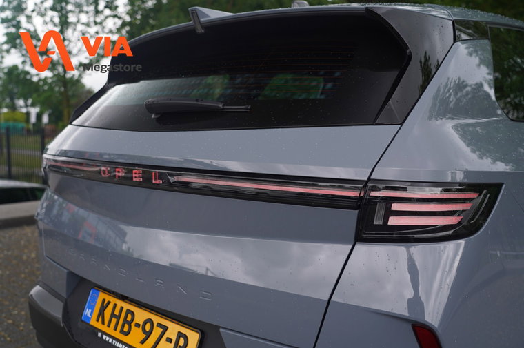Vehicle Image 32