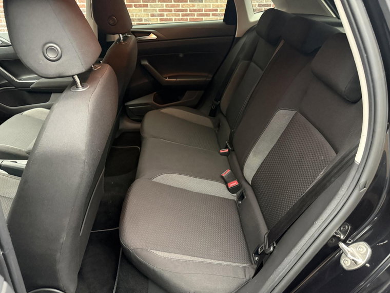 Vehicle Image 22