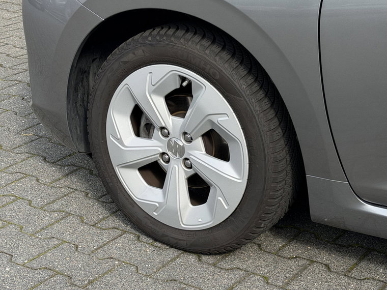 Vehicle Image 14