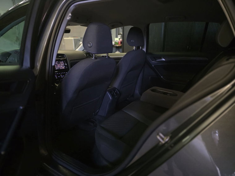 Vehicle Image 37