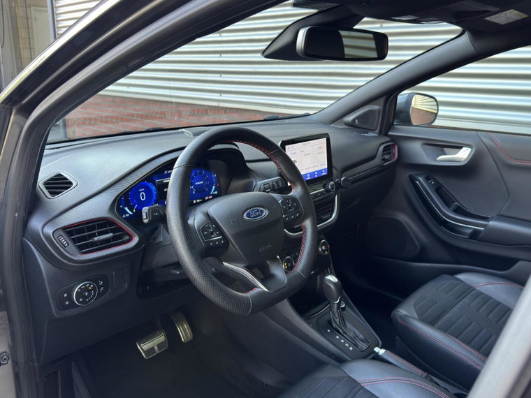 Vehicle Image 12