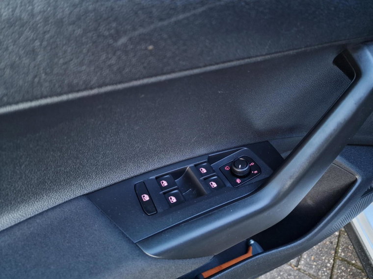 Vehicle Image 26