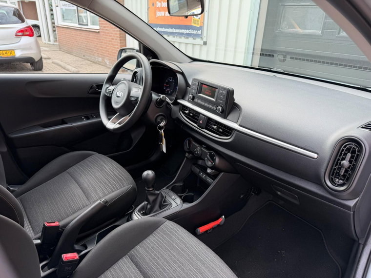 Vehicle Image 23
