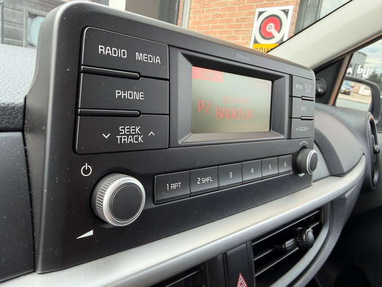 Vehicle Image 28