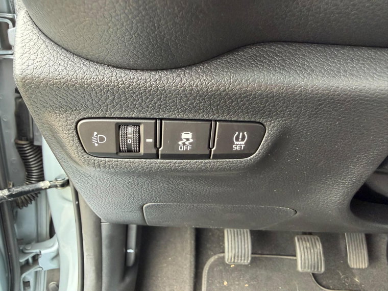Vehicle Image 33