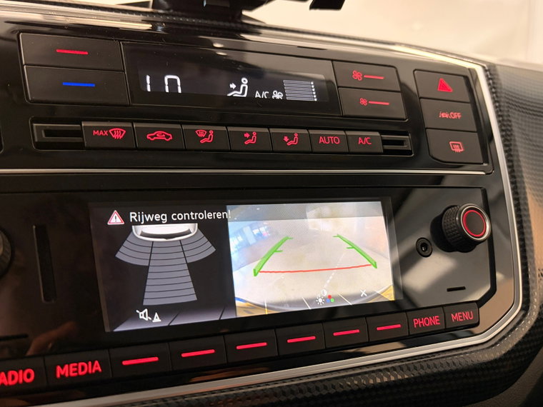 Vehicle Image 33