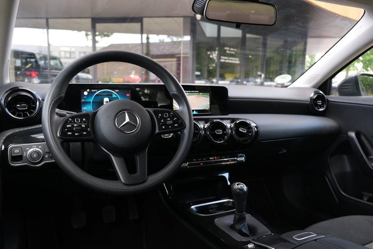 Vehicle Image 23