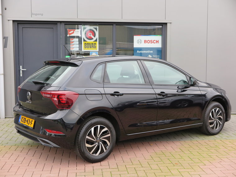 Vehicle Image 13