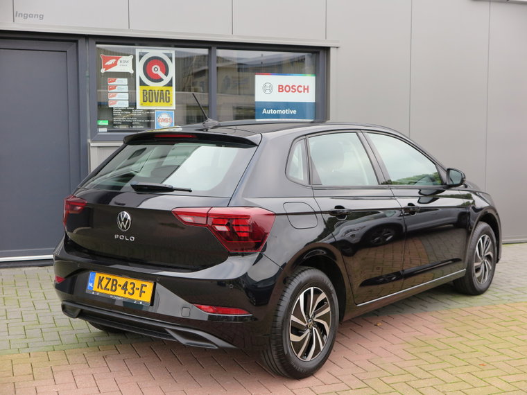 Vehicle Image 15