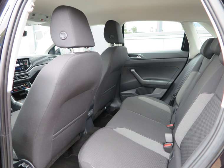 Vehicle Image 21