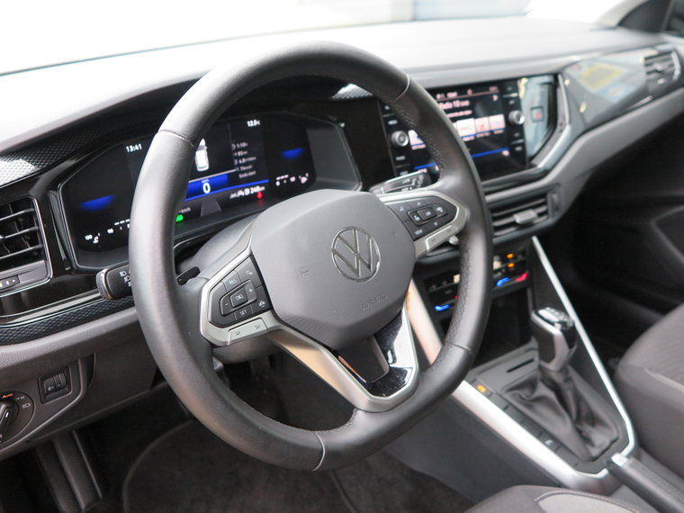 Vehicle Image 35