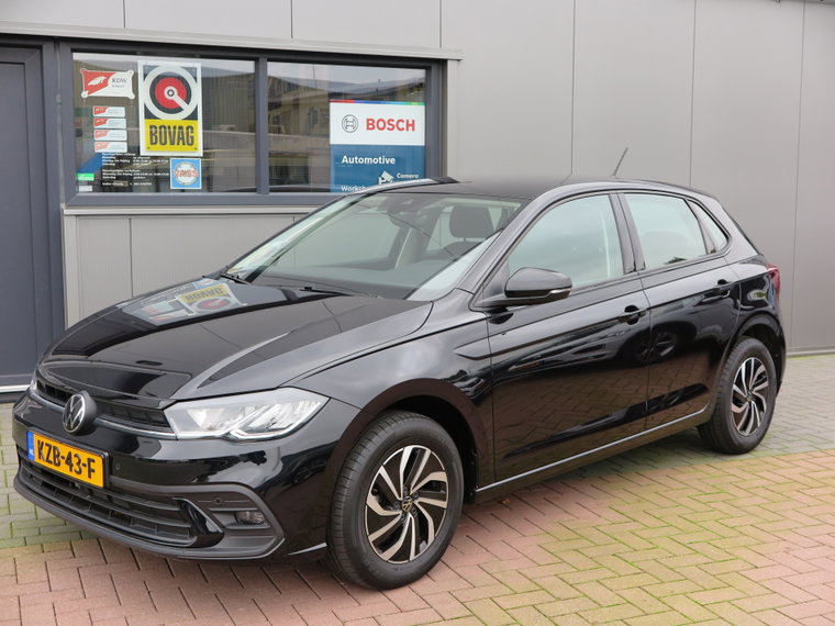 Vehicle Image 9