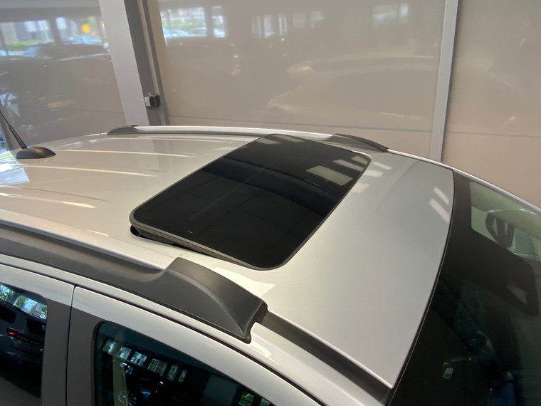 Vehicle Image 36