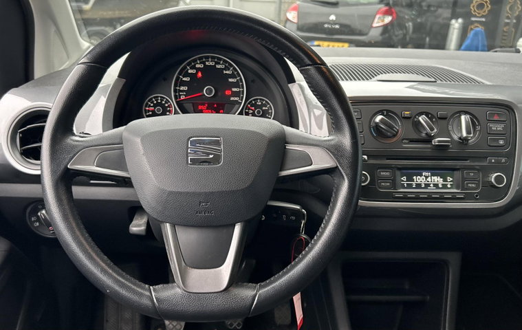 Vehicle Image 11
