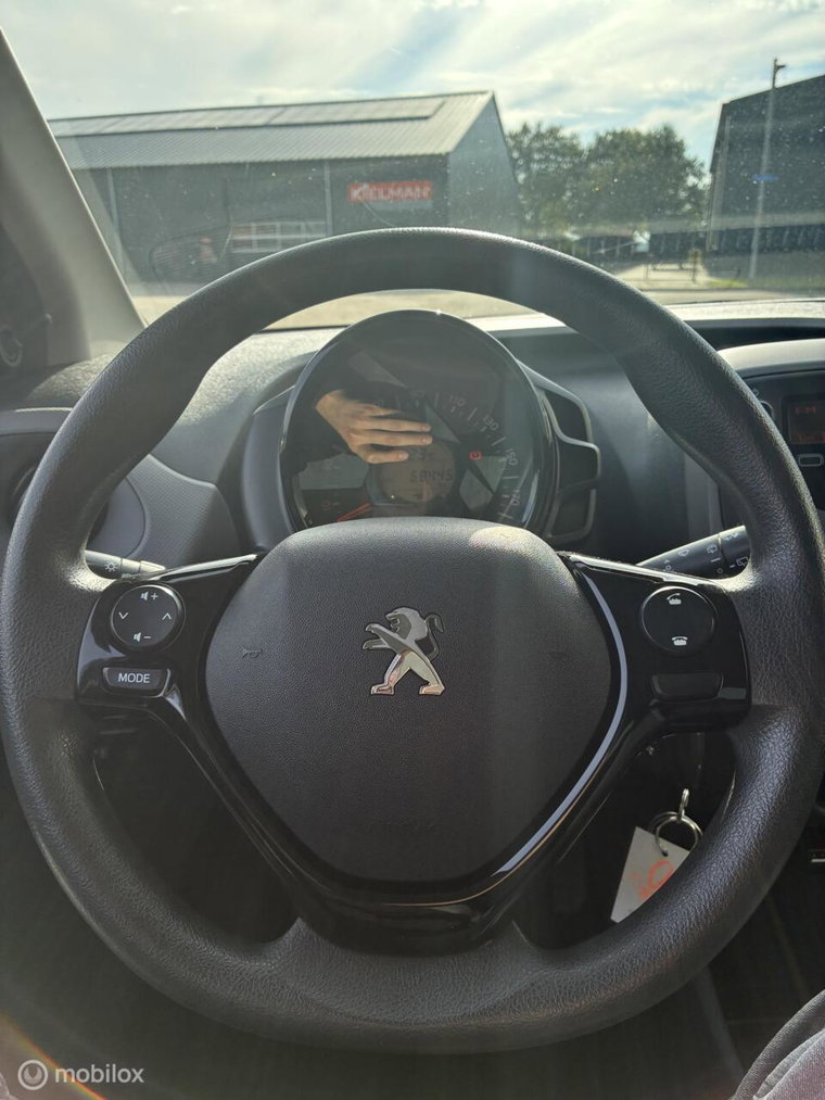 Vehicle Image 17