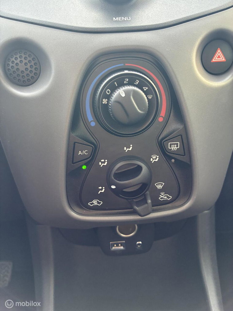Vehicle Image 26