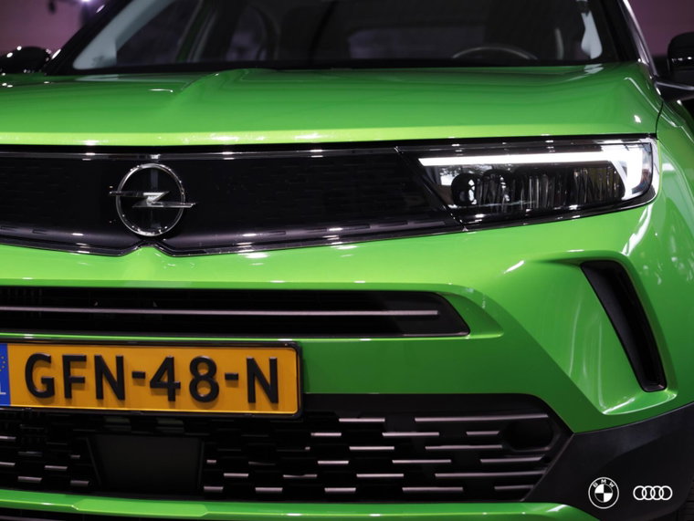 Vehicle Image 9