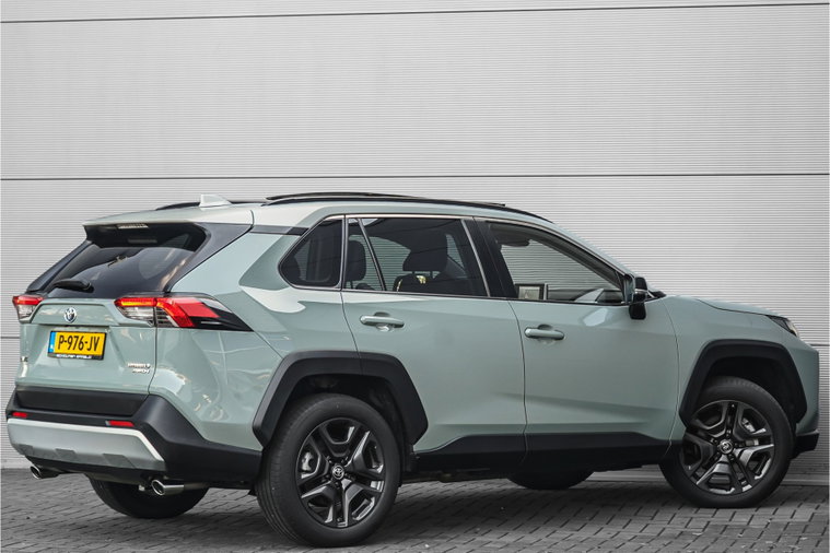 Vehicle Image 14