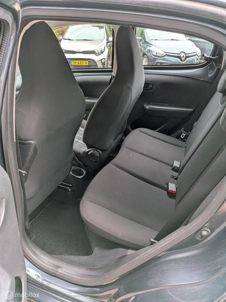 Vehicle Image 15