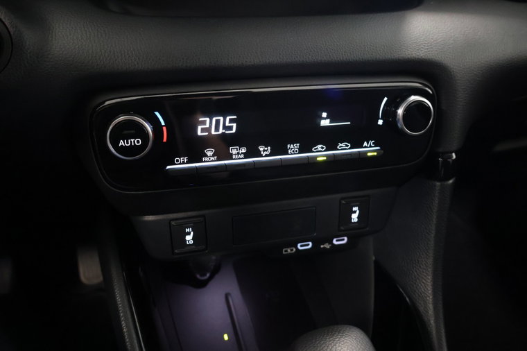 Vehicle Image 24