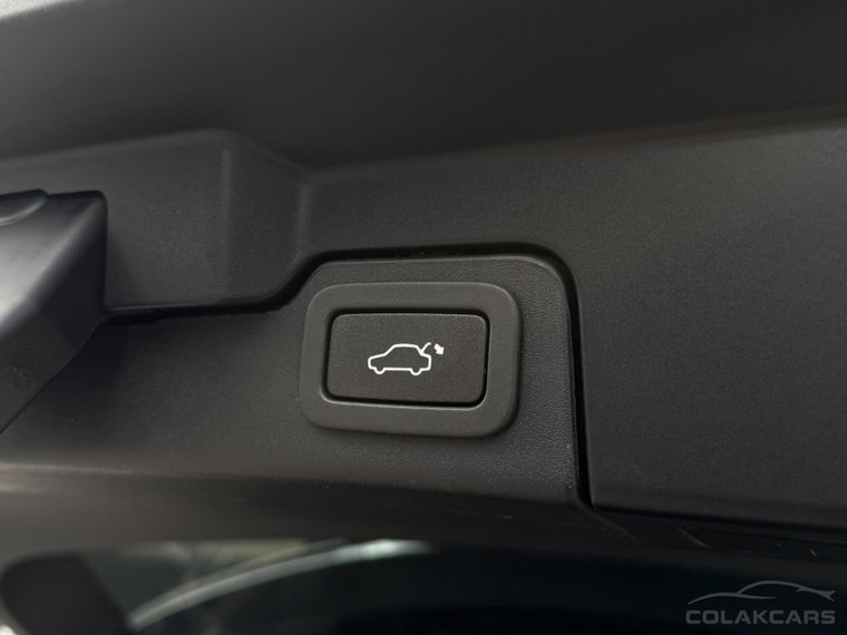 Vehicle Image 42