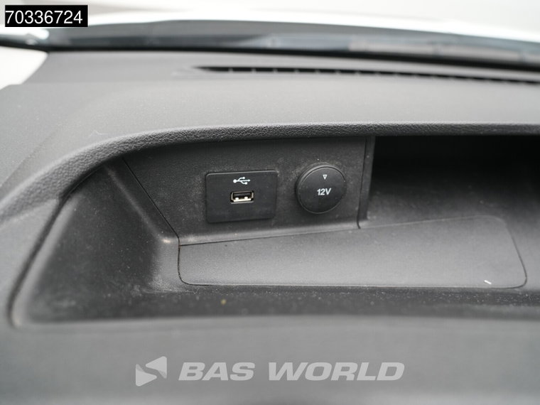 Vehicle Image 33