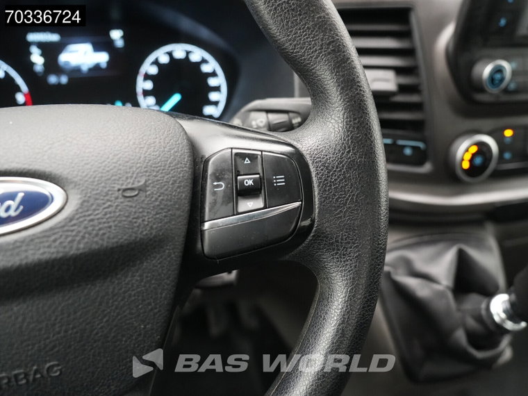 Vehicle Image 38