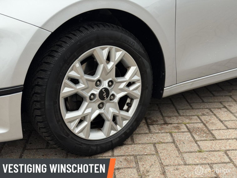 Vehicle Image 30