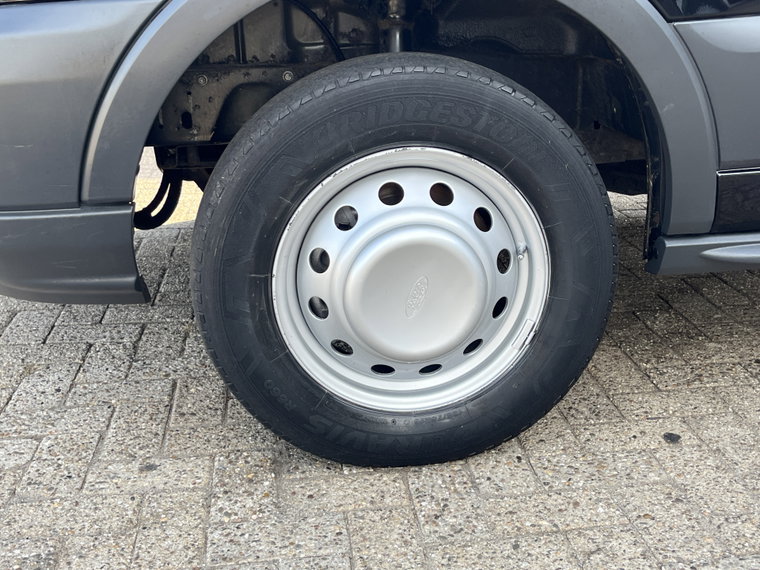 Vehicle Image 26