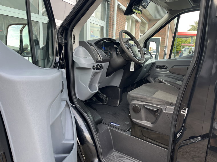 Vehicle Image 28
