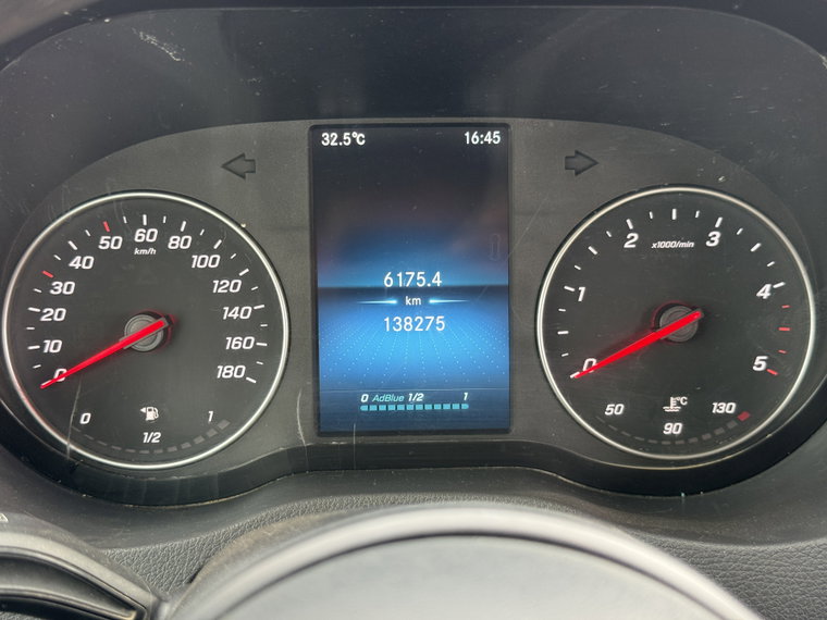 Vehicle Image 27