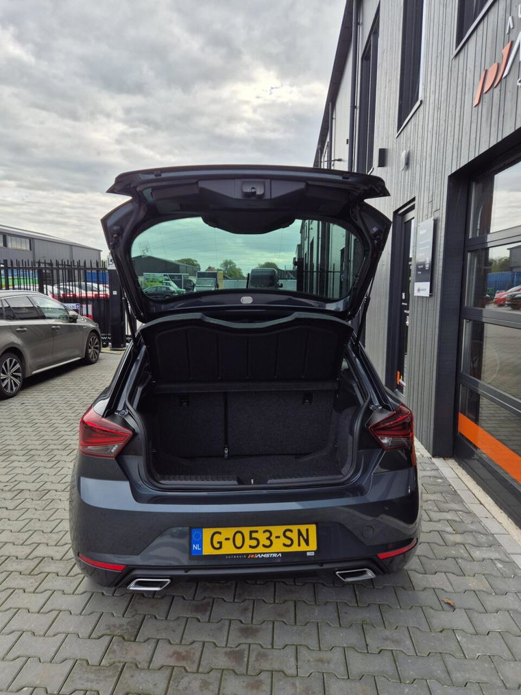 Vehicle Image 19