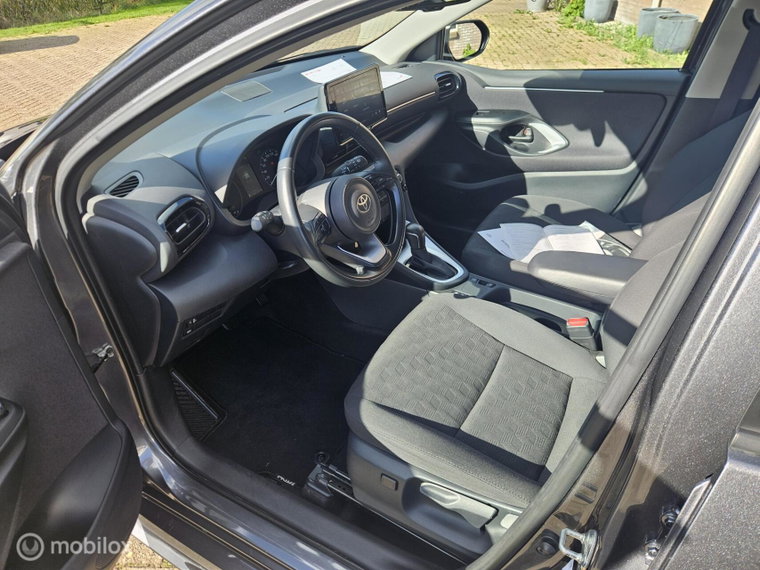 Vehicle Image 10