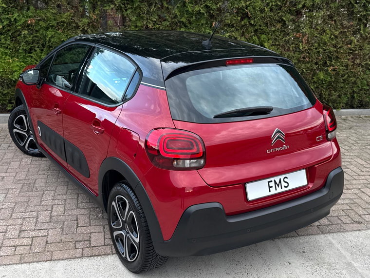 Vehicle Image 32