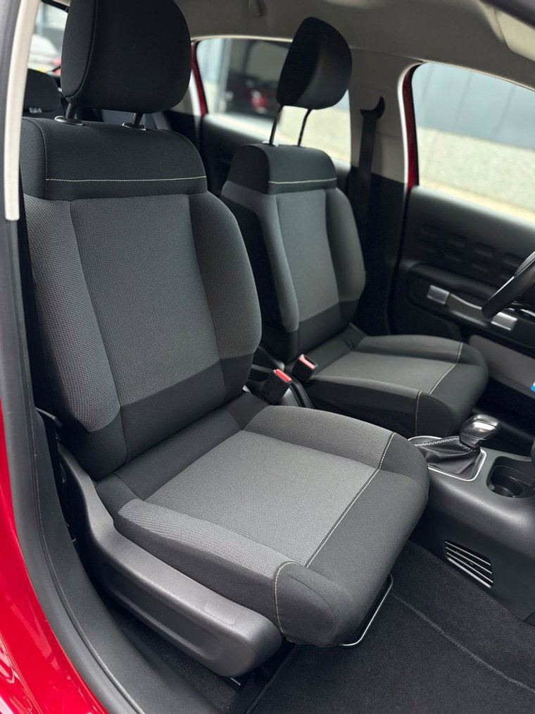 Vehicle Image 11