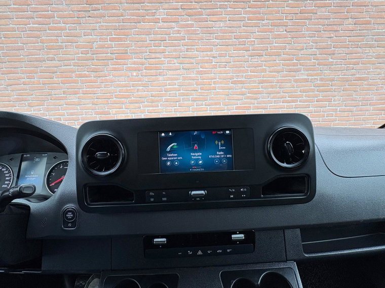 Vehicle Image 27