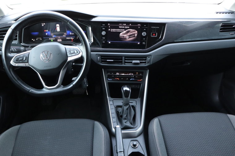 Vehicle Image 16