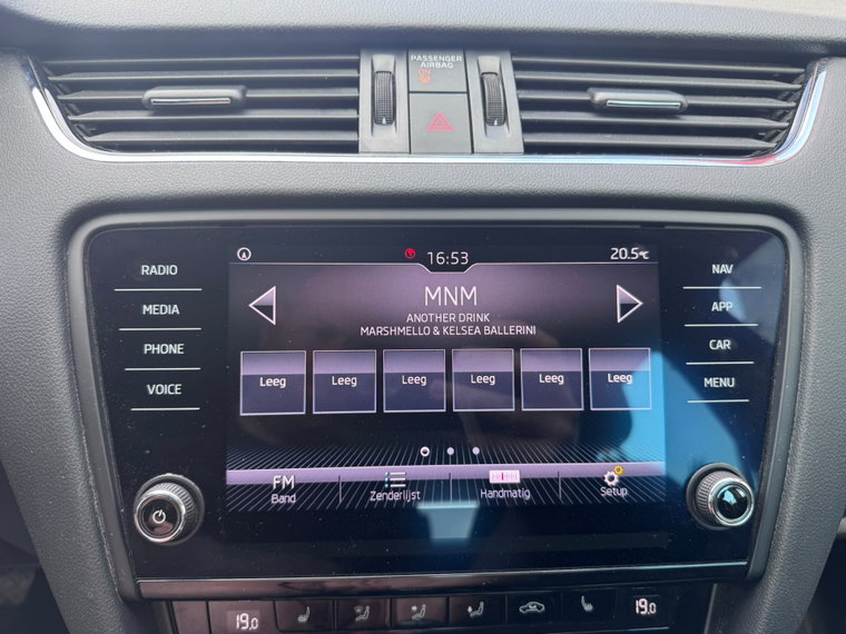 Vehicle Image 22