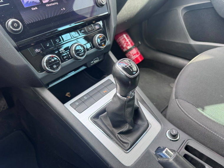 Vehicle Image 26