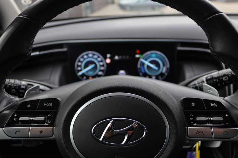 Vehicle Image 12