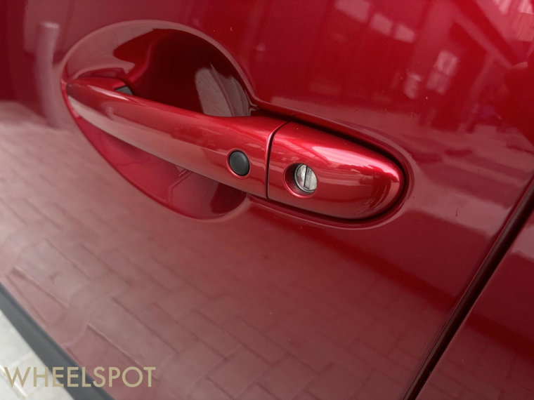 Vehicle Image 32